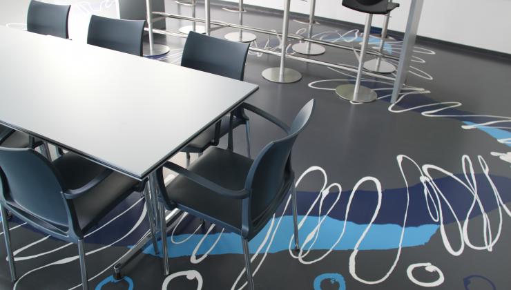 Rhodius Mineralquelle dekorativer Boden